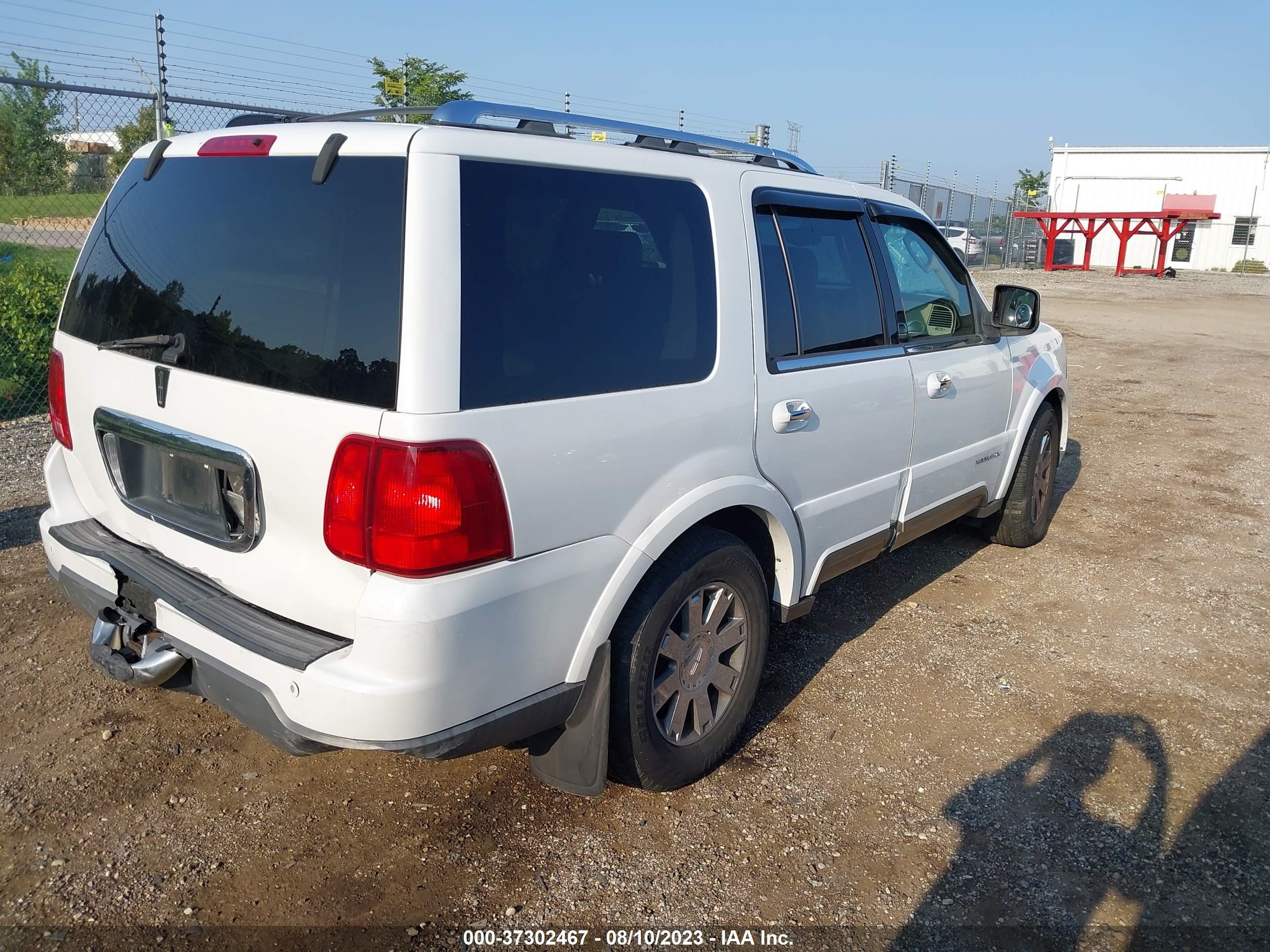 Photo 3 VIN: 5LMFU28R33LJ13756 - LINCOLN NAVIGATOR 