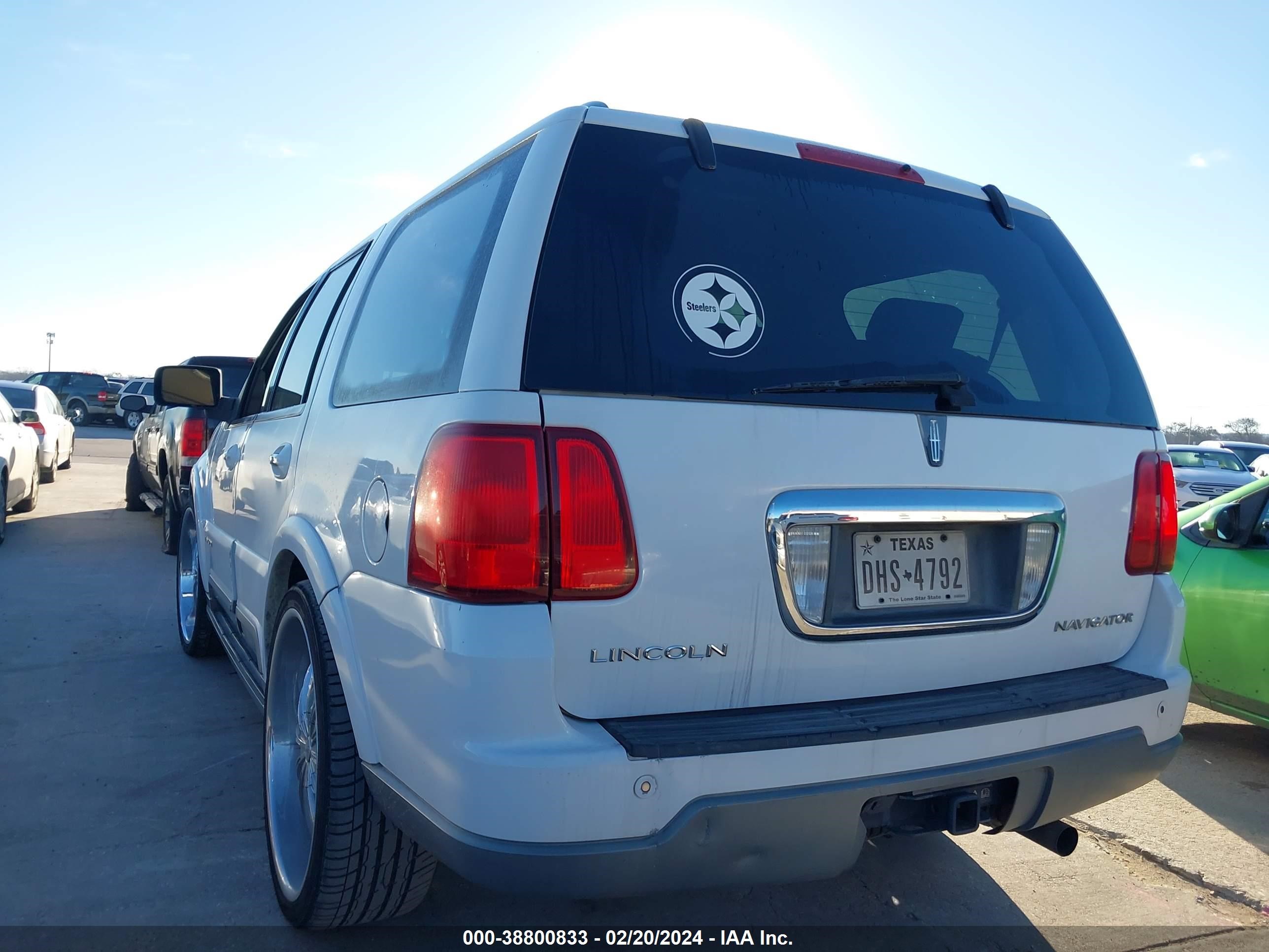 Photo 2 VIN: 5LMFU28R34LJ19669 - LINCOLN NAVIGATOR 