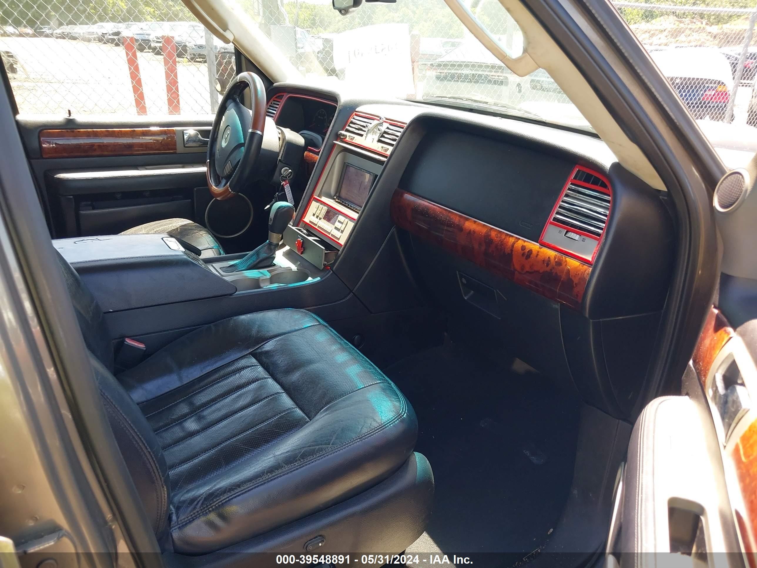 Photo 4 VIN: 5LMFU28R43LJ06136 - LINCOLN NAVIGATOR 