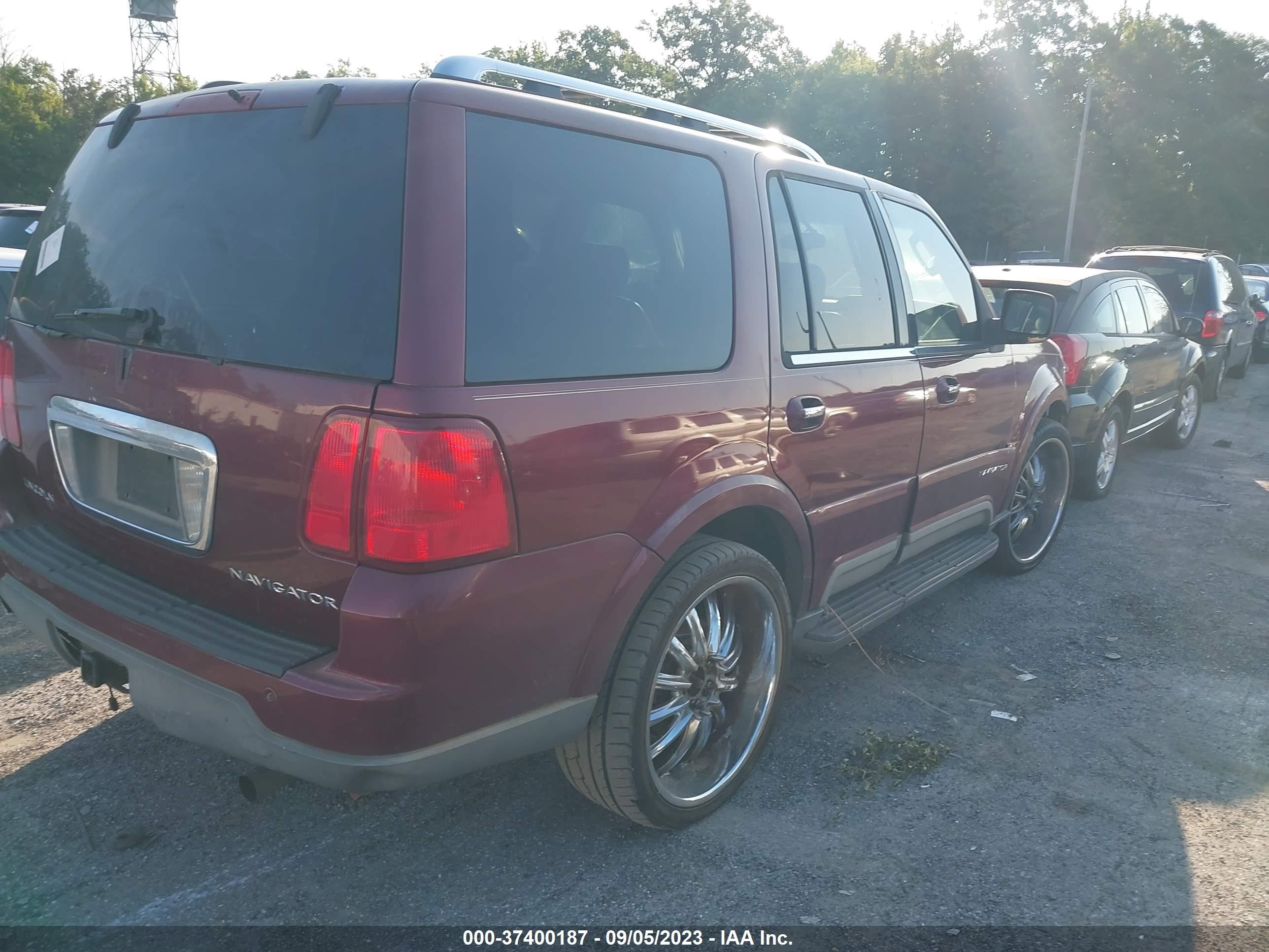 Photo 3 VIN: 5LMFU28R64L006897 - LINCOLN NAVIGATOR 