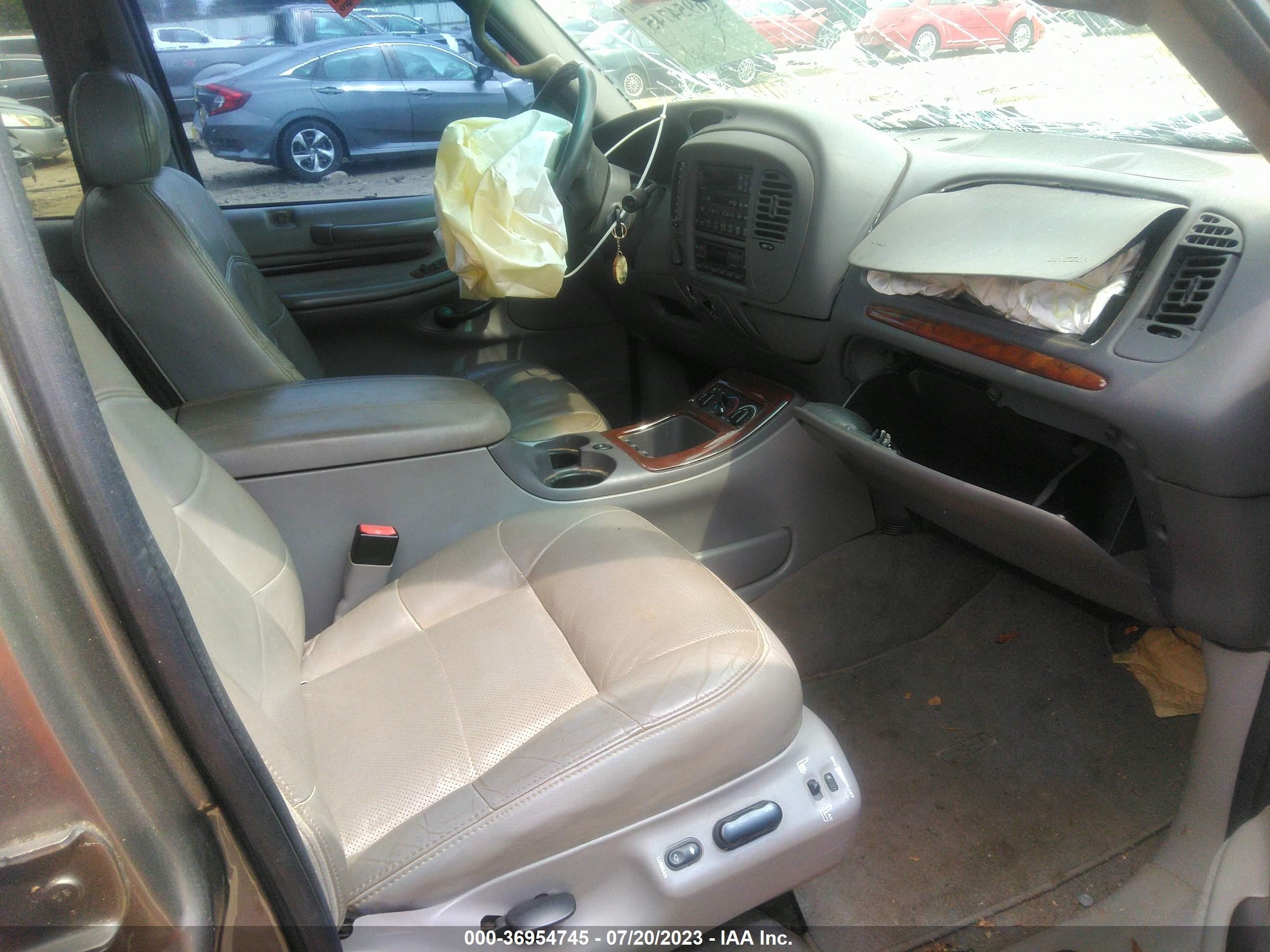 Photo 4 VIN: 5LMFU28R72LJ10938 - LINCOLN NAVIGATOR 