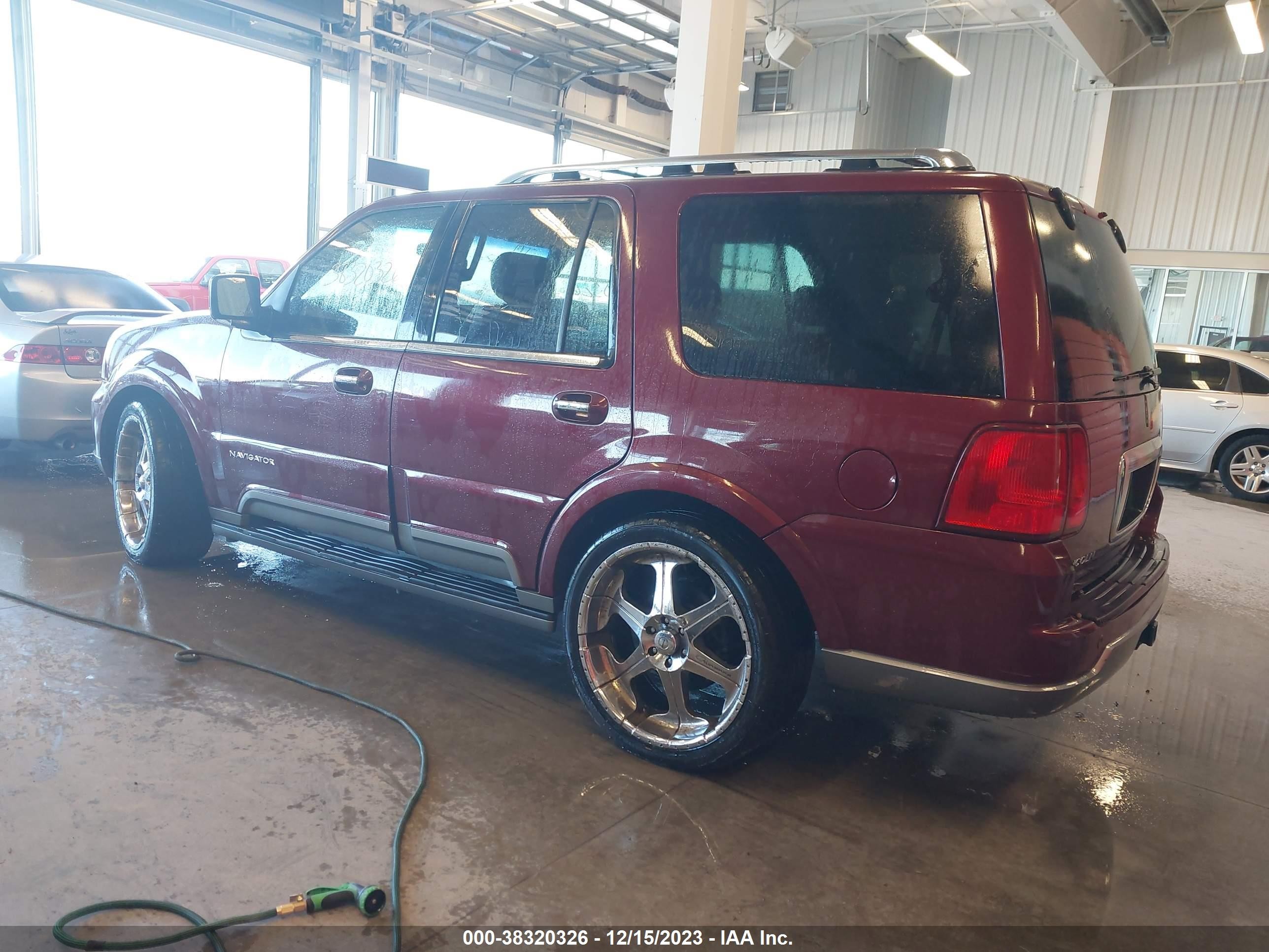 Photo 2 VIN: 5LMFU28R74LJ27516 - LINCOLN NAVIGATOR 