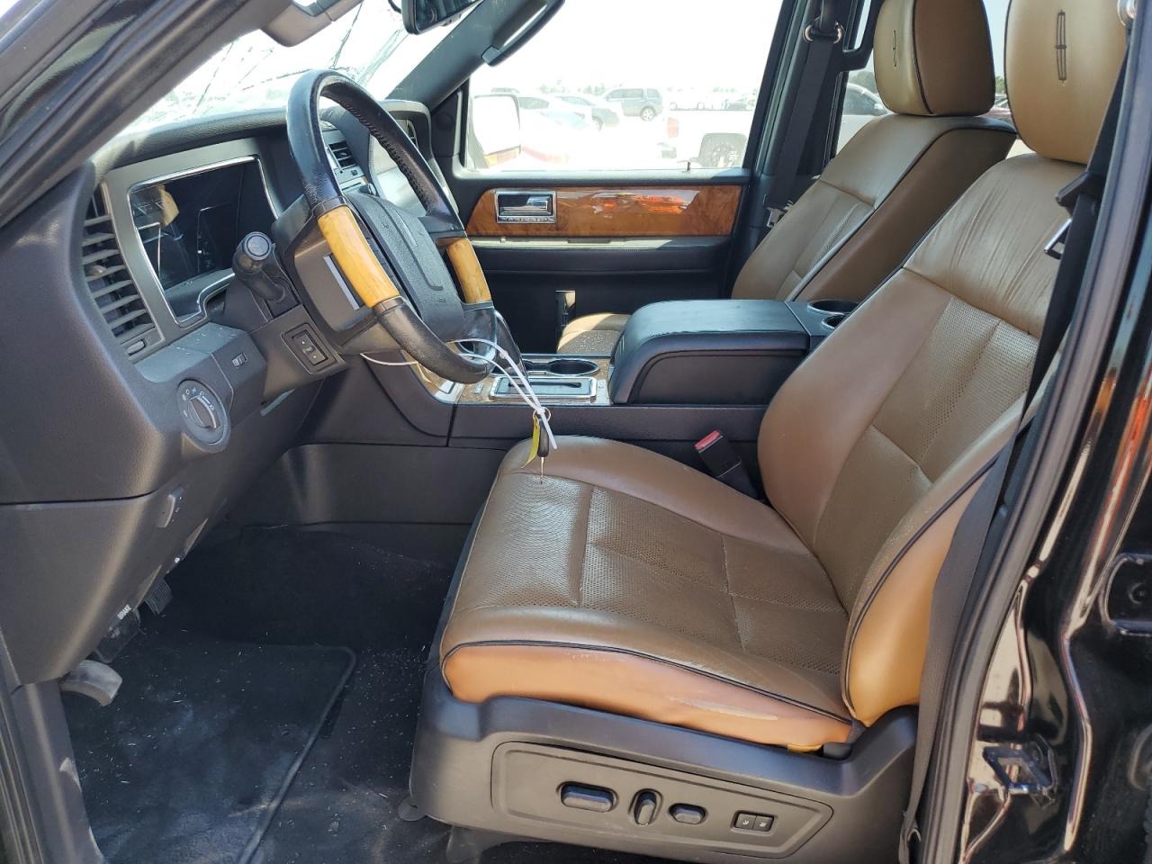 Photo 6 VIN: 5LMJJ2H50DEL06226 - LINCOLN NAVIGATOR 