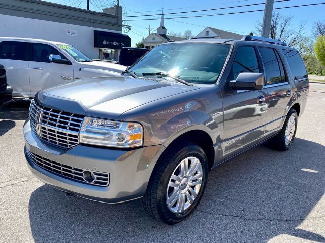 Photo 2 VIN: 5LMJJ2H50EEL05322 - LINCOLN NAVIGATOR 