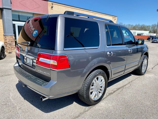 Photo 4 VIN: 5LMJJ2H50EEL05322 - LINCOLN NAVIGATOR 