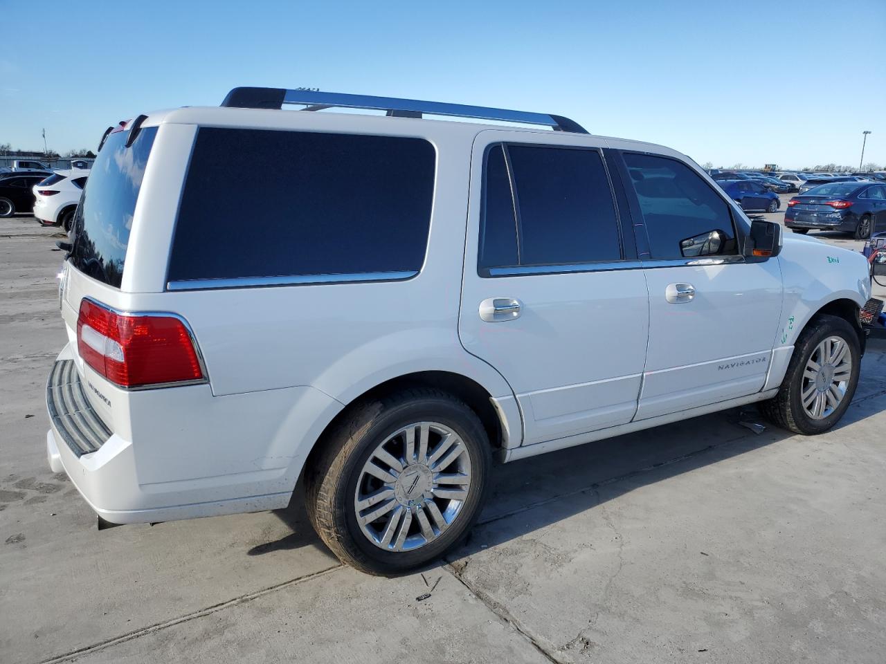 Photo 2 VIN: 5LMJJ2H50EEL08186 - LINCOLN NAVIGATOR 