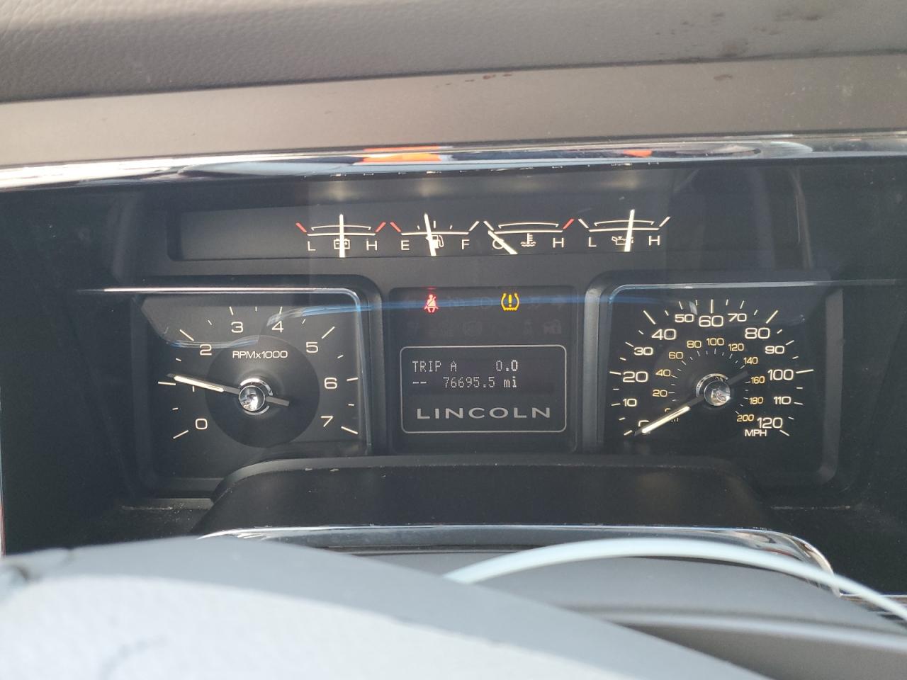 Photo 8 VIN: 5LMJJ2H50EEL08186 - LINCOLN NAVIGATOR 