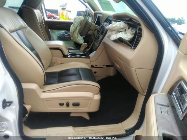 Photo 4 VIN: 5LMJJ2H51AEJ00599 - LINCOLN NAVIGATOR 