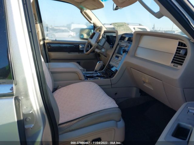 Photo 4 VIN: 5LMJJ2H51AEJ02269 - LINCOLN NAVIGATOR 