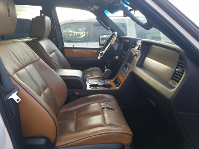 Photo 4 VIN: 5LMJJ2H51BEJ04864 - LINCOLN NAVIGATOR 