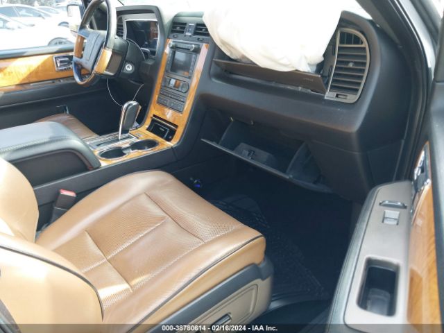 Photo 4 VIN: 5LMJJ2H52DEL05742 - LINCOLN NAVIGATOR 