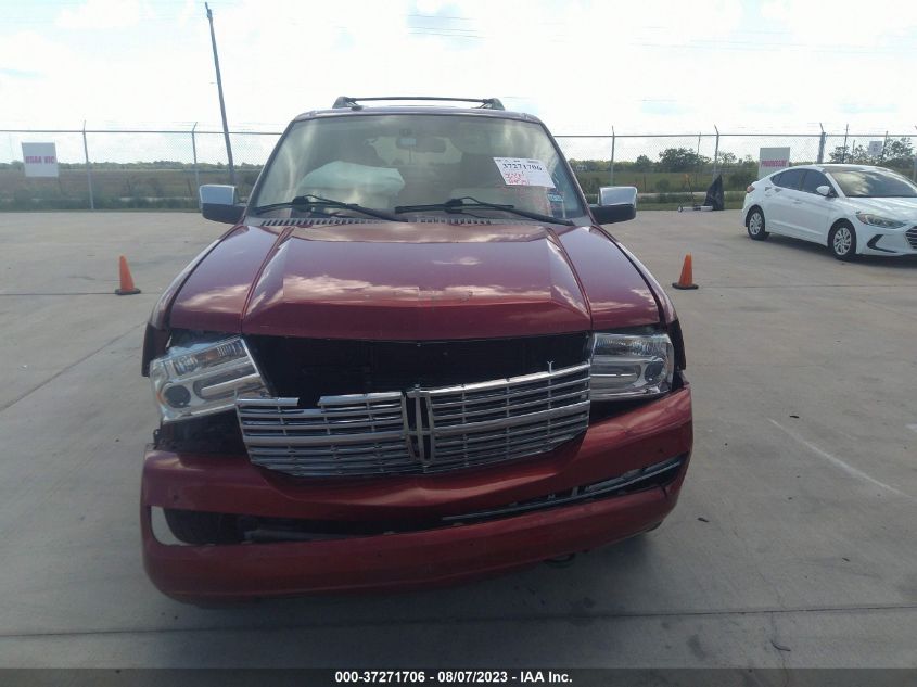 Photo 11 VIN: 5LMJJ2H52EEL03832 - LINCOLN NAVIGATOR 