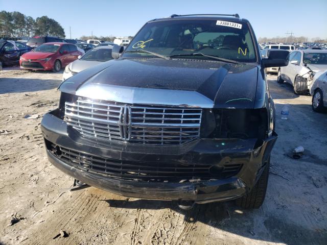 Photo 8 VIN: 5LMJJ2H55BEJ04334 - LINCOLN NAVIGATOR 