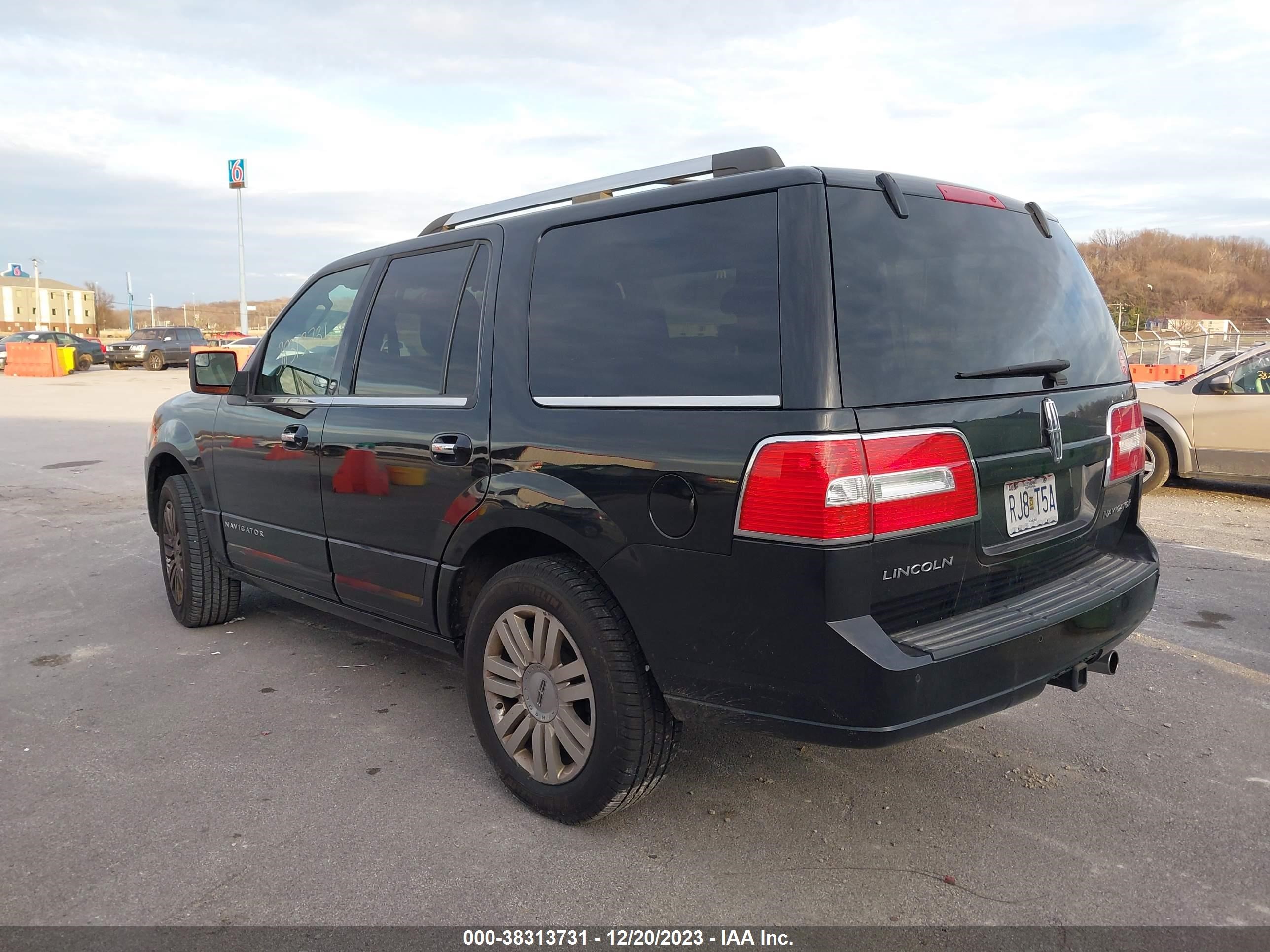 Photo 2 VIN: 5LMJJ2H55DEL05024 - LINCOLN NAVIGATOR 