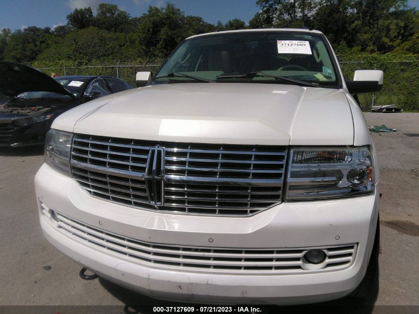 Photo 11 VIN: 5LMJJ2H55EEL00729 - LINCOLN NAVIGATOR 