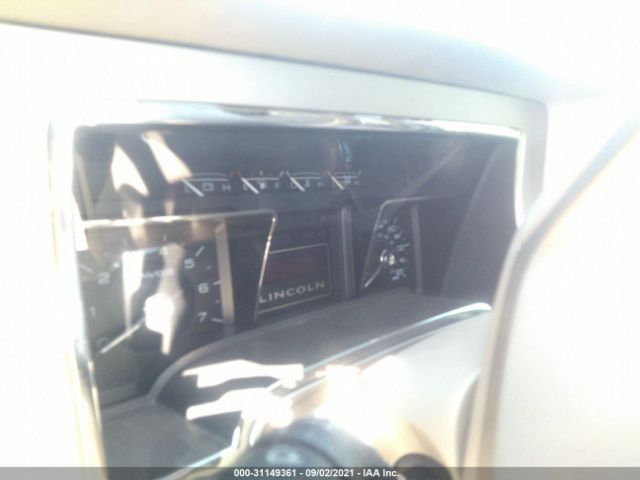 Photo 6 VIN: 5LMJJ2H56AEJ11128 - LINCOLN NAVIGATOR 