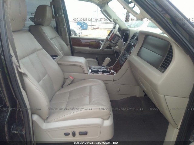 Photo 4 VIN: 5LMJJ2H56BEJ00390 - LINCOLN NAVIGATOR 