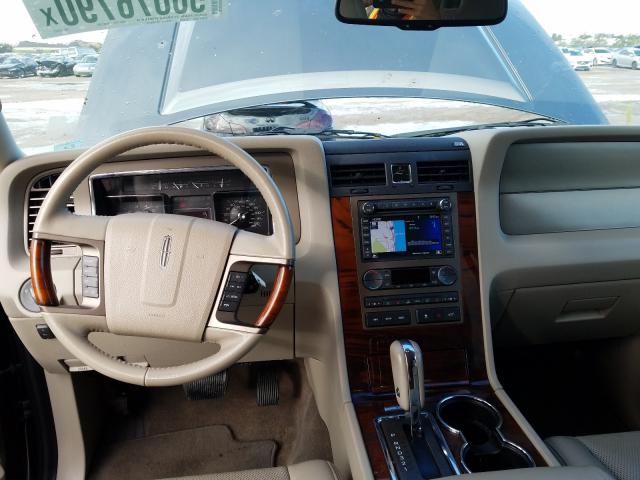 Photo 8 VIN: 5LMJJ2H57BEJ02472 - LINCOLN NAVIGATOR 