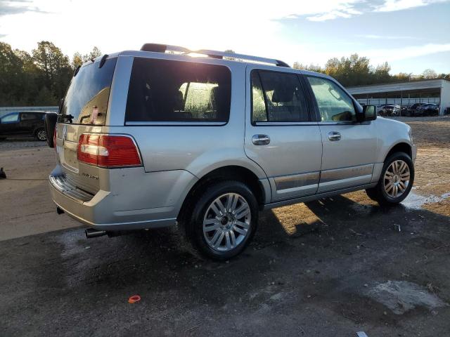 Photo 2 VIN: 5LMJJ2H57BEJ10295 - LINCOLN NAVIGATOR 