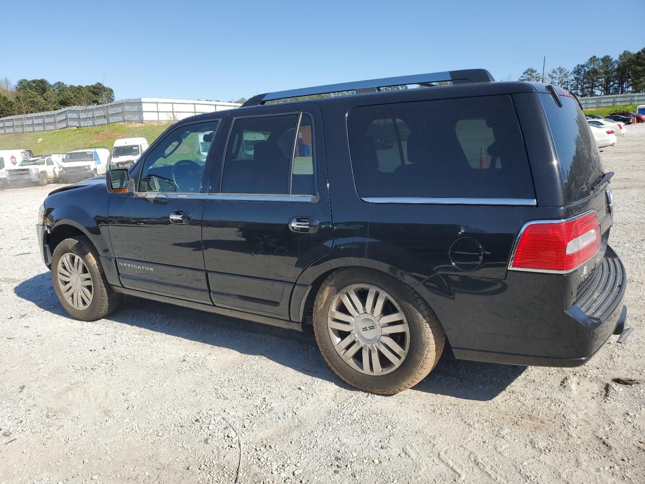 Photo 1 VIN: 5LMJJ2H59BEJ00898 - LINCOLN NAVIGATOR 