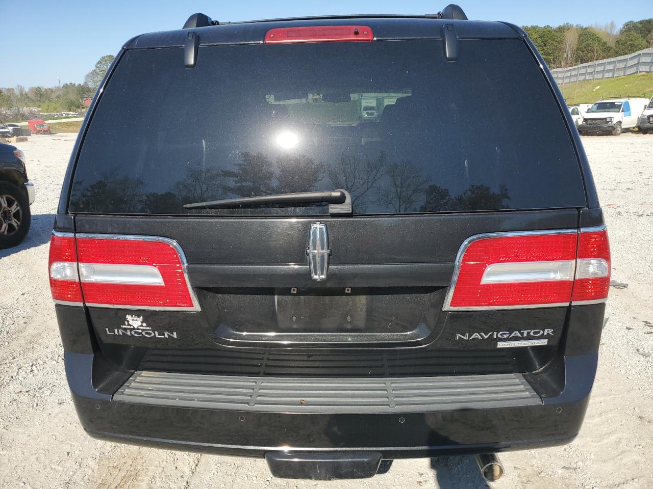 Photo 5 VIN: 5LMJJ2H59BEJ00898 - LINCOLN NAVIGATOR 