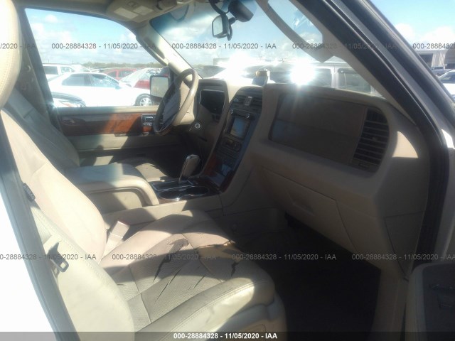 Photo 4 VIN: 5LMJJ2H59BEJ04675 - LINCOLN NAVIGATOR 