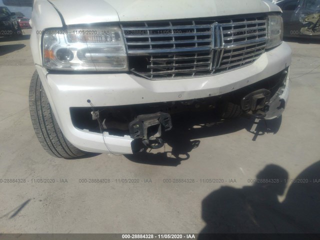 Photo 5 VIN: 5LMJJ2H59BEJ04675 - LINCOLN NAVIGATOR 