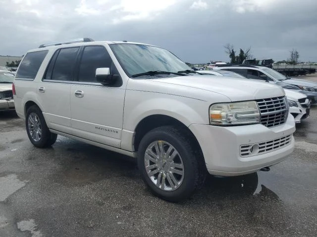 Photo 3 VIN: 5LMJJ2H5XAEJ11374 - LINCOLN NAVIGATOR 