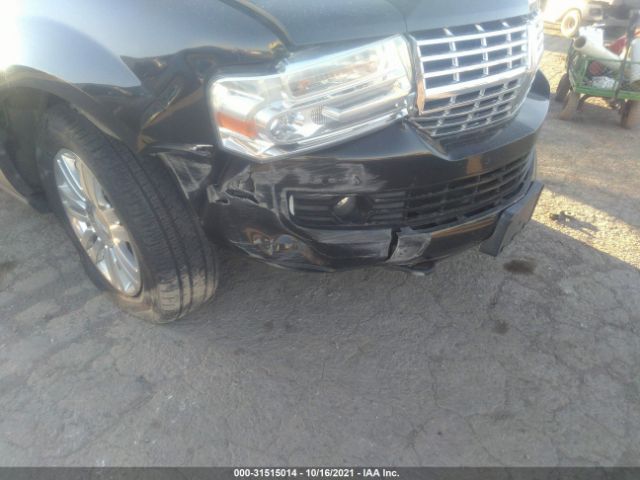 Photo 5 VIN: 5LMJJ2H5XBEJ02045 - LINCOLN NAVIGATOR 