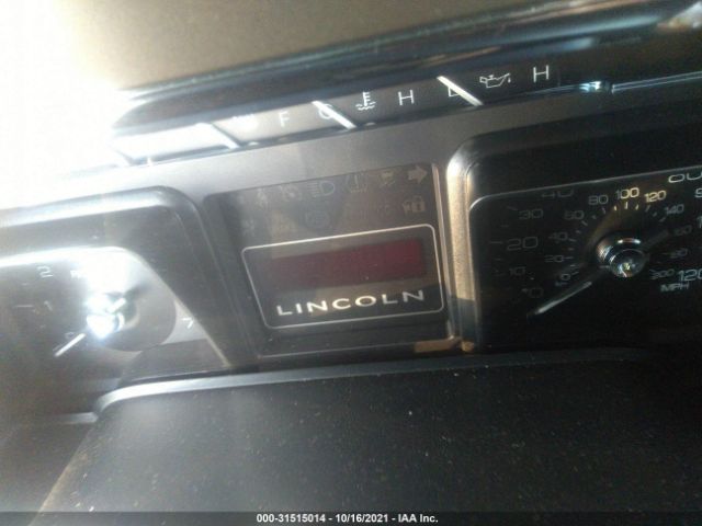 Photo 6 VIN: 5LMJJ2H5XBEJ02045 - LINCOLN NAVIGATOR 