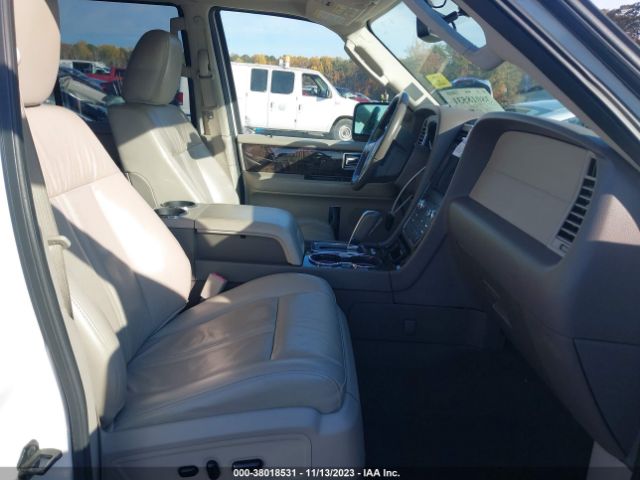 Photo 4 VIN: 5LMJJ2HT3HEL01462 - LINCOLN NAVIGATOR 