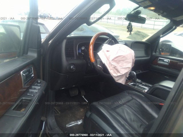 Photo 4 VIN: 5LMJJ2HT8FEJ09564 - LINCOLN NAVIGATOR 