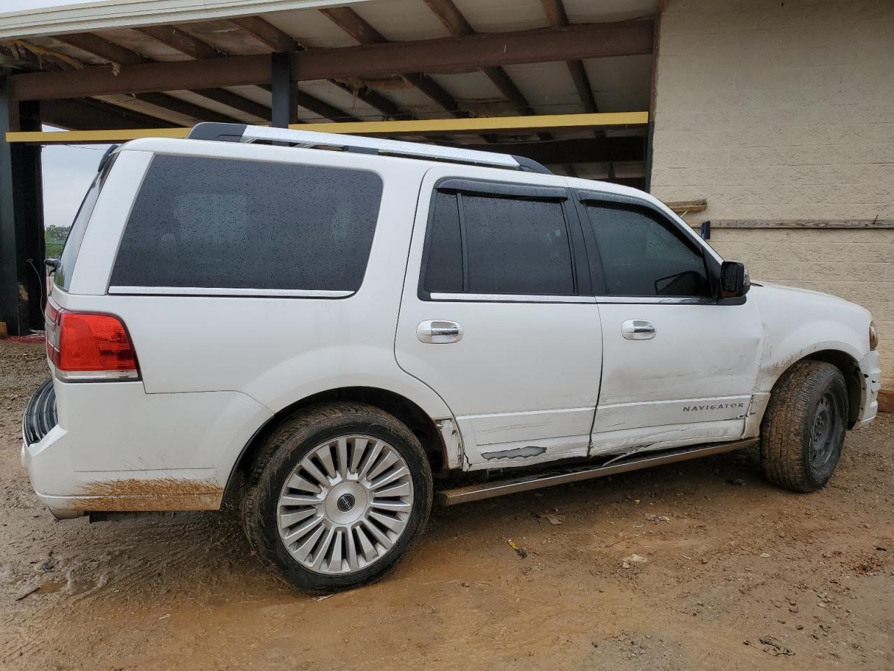 Photo 2 VIN: 5LMJJ2HT8FEJ11654 - LINCOLN NAVIGATOR 