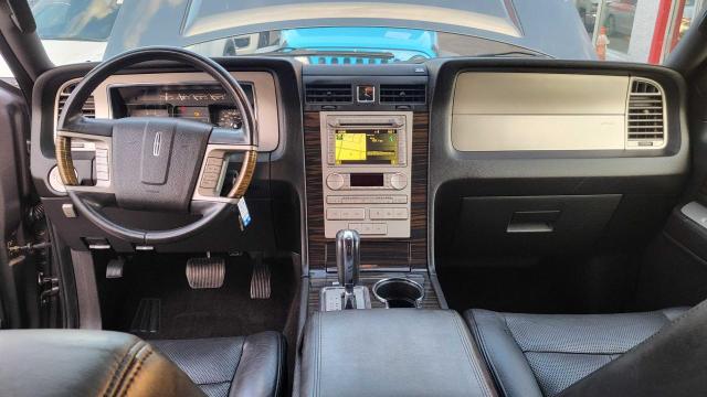 Photo 8 VIN: 5LMJJ2J50AEJ08834 - LINCOLN NAVIGATOR 