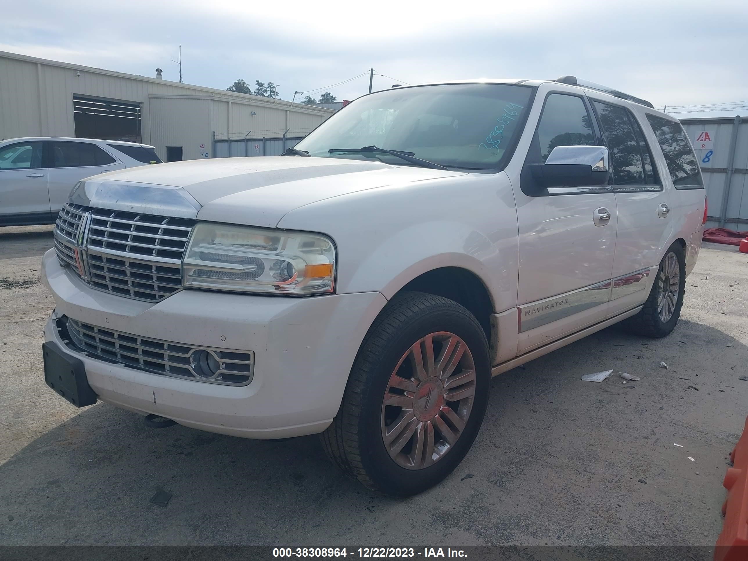 Photo 1 VIN: 5LMJJ2J50AEJ09918 - LINCOLN NAVIGATOR 