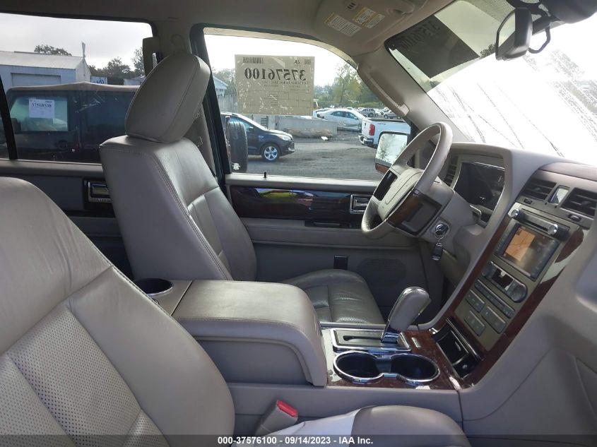 Photo 4 VIN: 5LMJJ2J52BEJ09985 - LINCOLN NAVIGATOR 