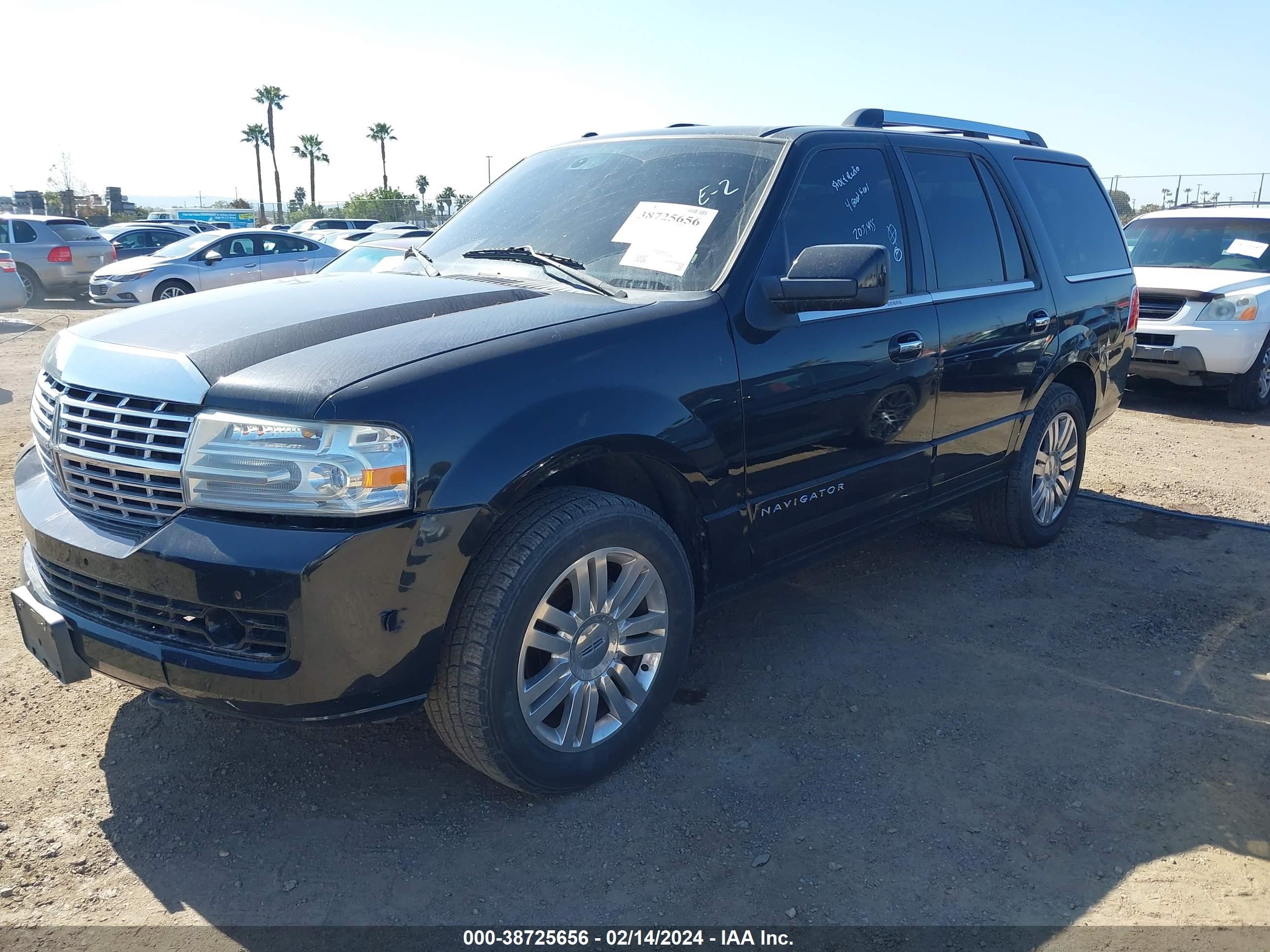 Photo 1 VIN: 5LMJJ2J53BEJ03290 - LINCOLN NAVIGATOR 