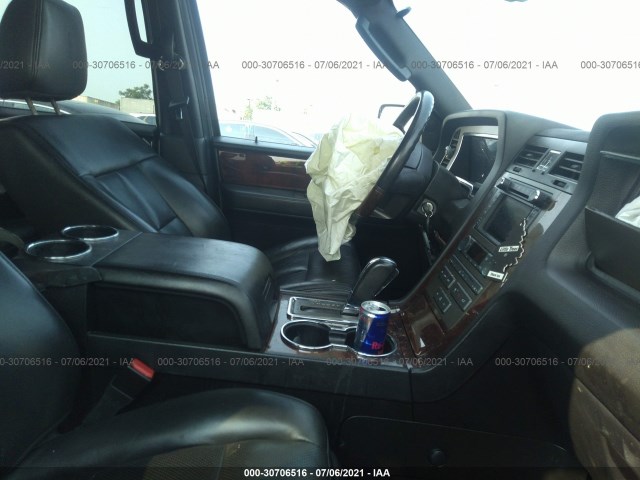 Photo 4 VIN: 5LMJJ2J54BEJ09373 - LINCOLN NAVIGATOR 