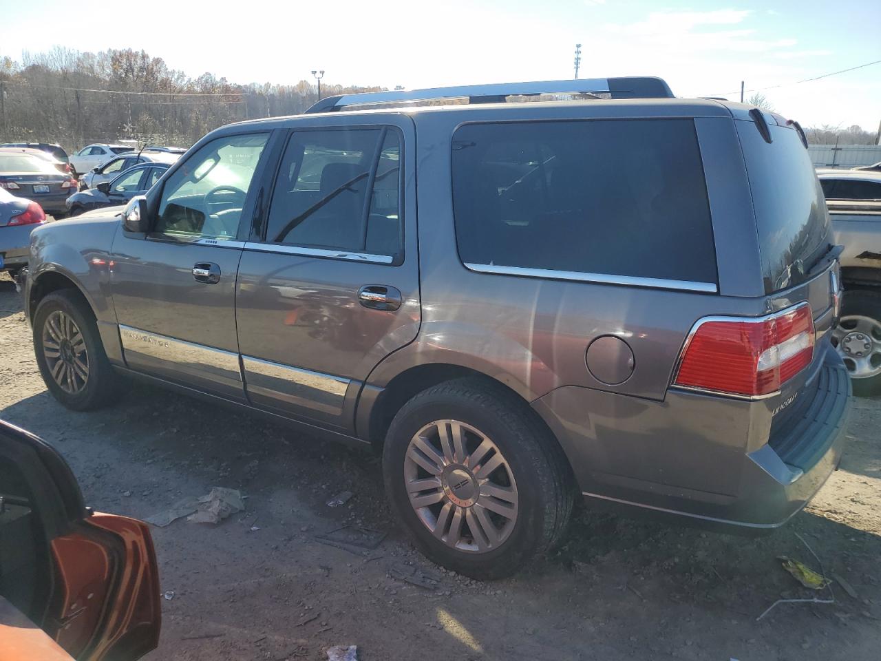 Photo 1 VIN: 5LMJJ2J54BEJ10006 - LINCOLN NAVIGATOR 