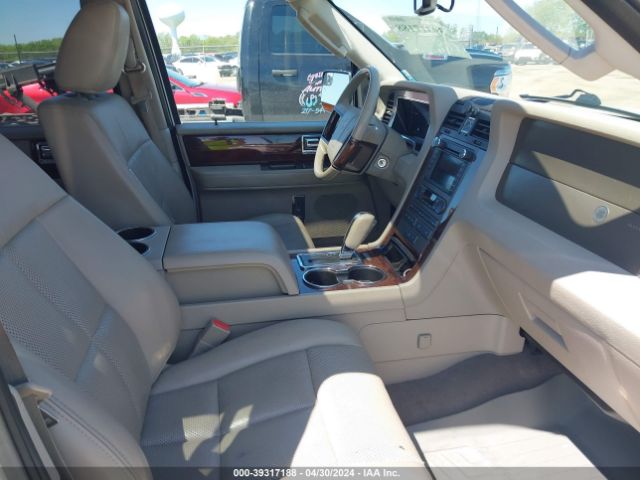 Photo 4 VIN: 5LMJJ2J54EEL07665 - LINCOLN NAVIGATOR 