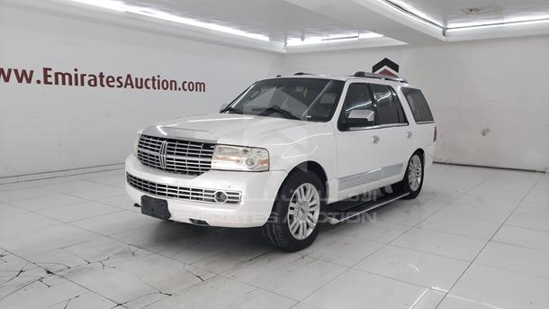 Photo 4 VIN: 5LMJJ2J55BEJ00682 - LINCOLN NAVIGATOR 