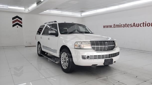 Photo 8 VIN: 5LMJJ2J55BEJ00682 - LINCOLN NAVIGATOR 