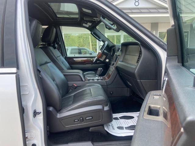 Photo 4 VIN: 5LMJJ2J55BEJ03534 - LINCOLN NAVIGATOR 