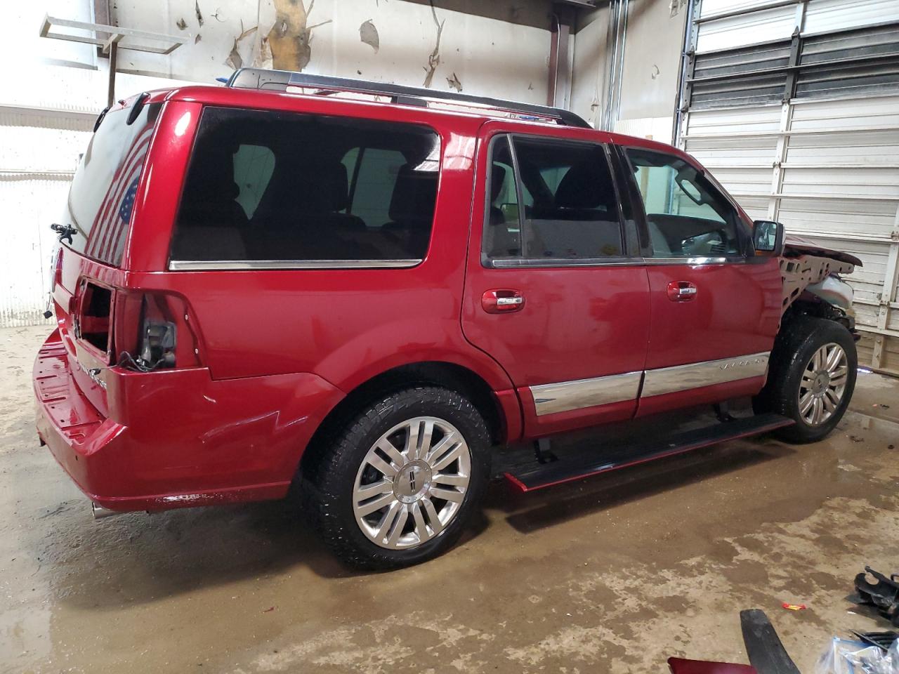 Photo 2 VIN: 5LMJJ2J56DEL04720 - LINCOLN NAVIGATOR 