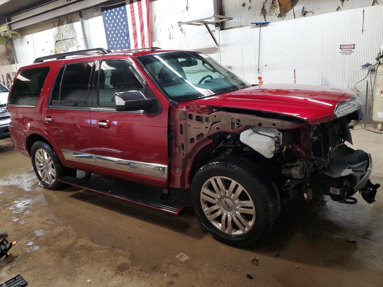 Photo 3 VIN: 5LMJJ2J56DEL04720 - LINCOLN NAVIGATOR 