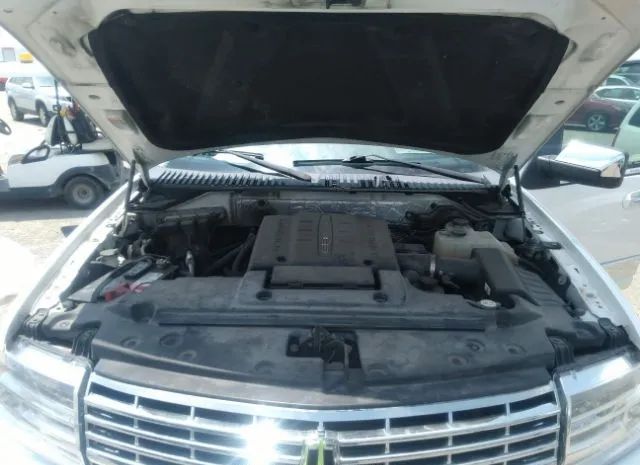 Photo 9 VIN: 5LMJJ2J56EEL08753 - LINCOLN NAVIGATOR 