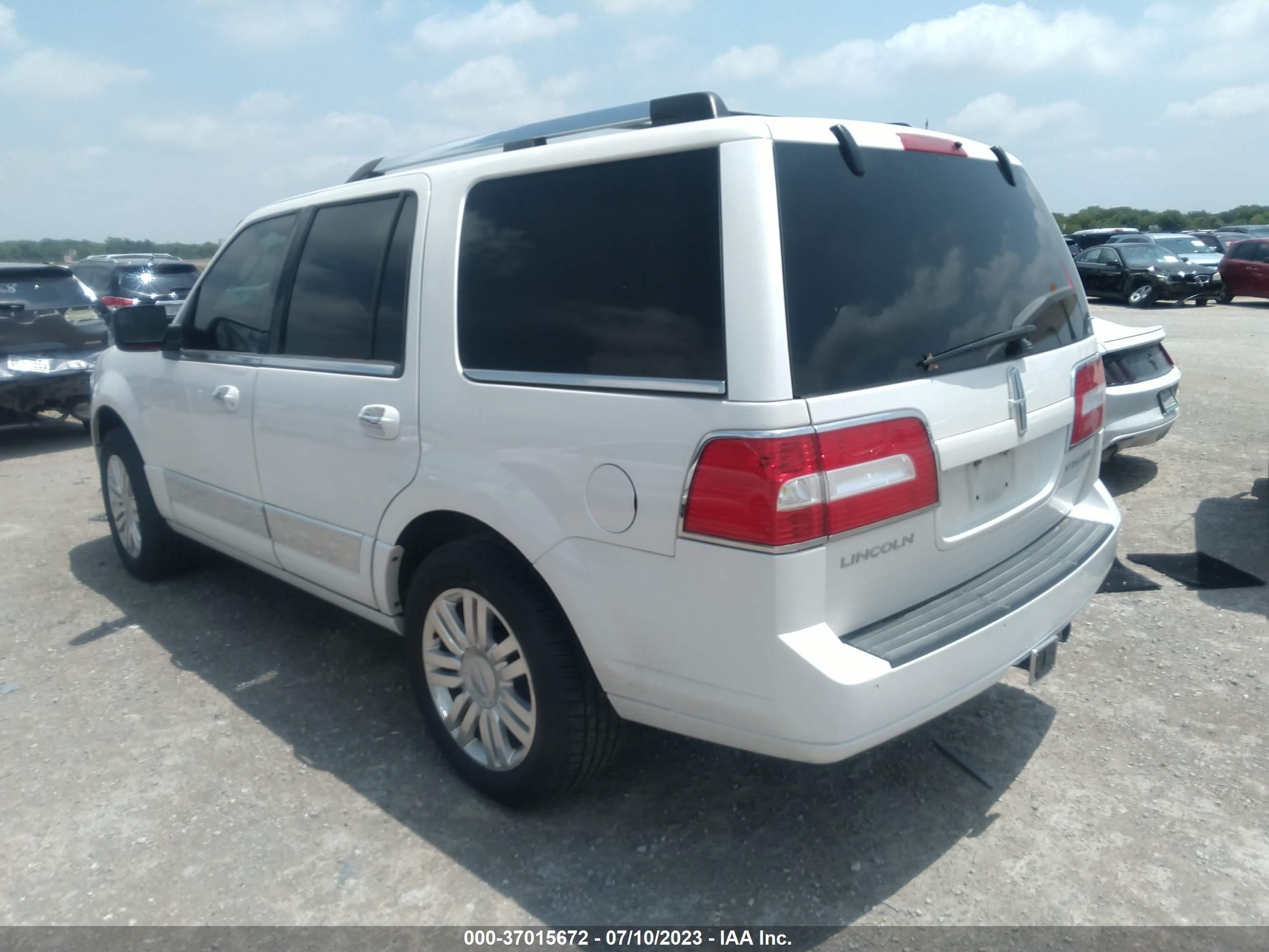 Photo 2 VIN: 5LMJJ2J56EEL08753 - LINCOLN NAVIGATOR 