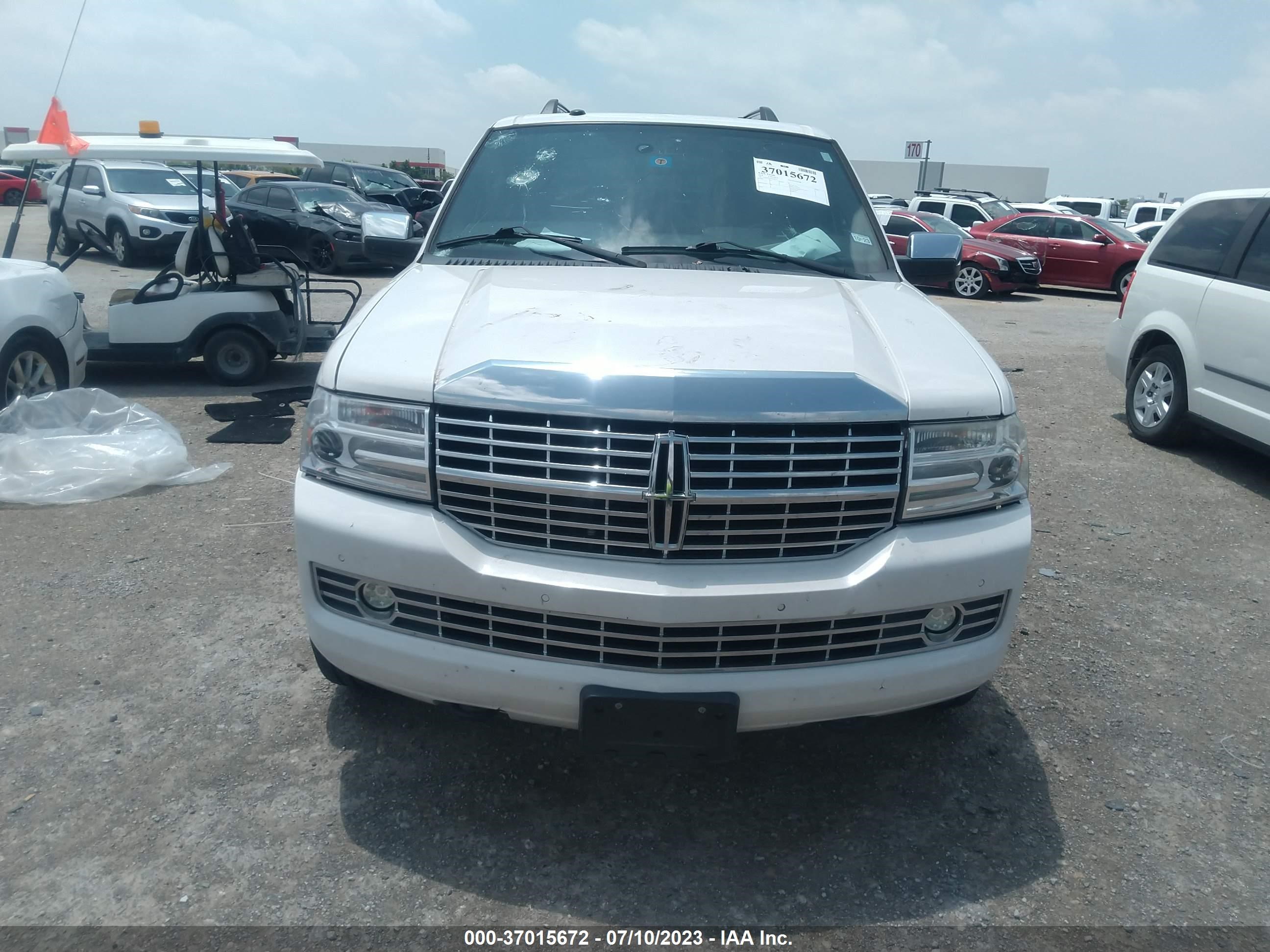 Photo 5 VIN: 5LMJJ2J56EEL08753 - LINCOLN NAVIGATOR 