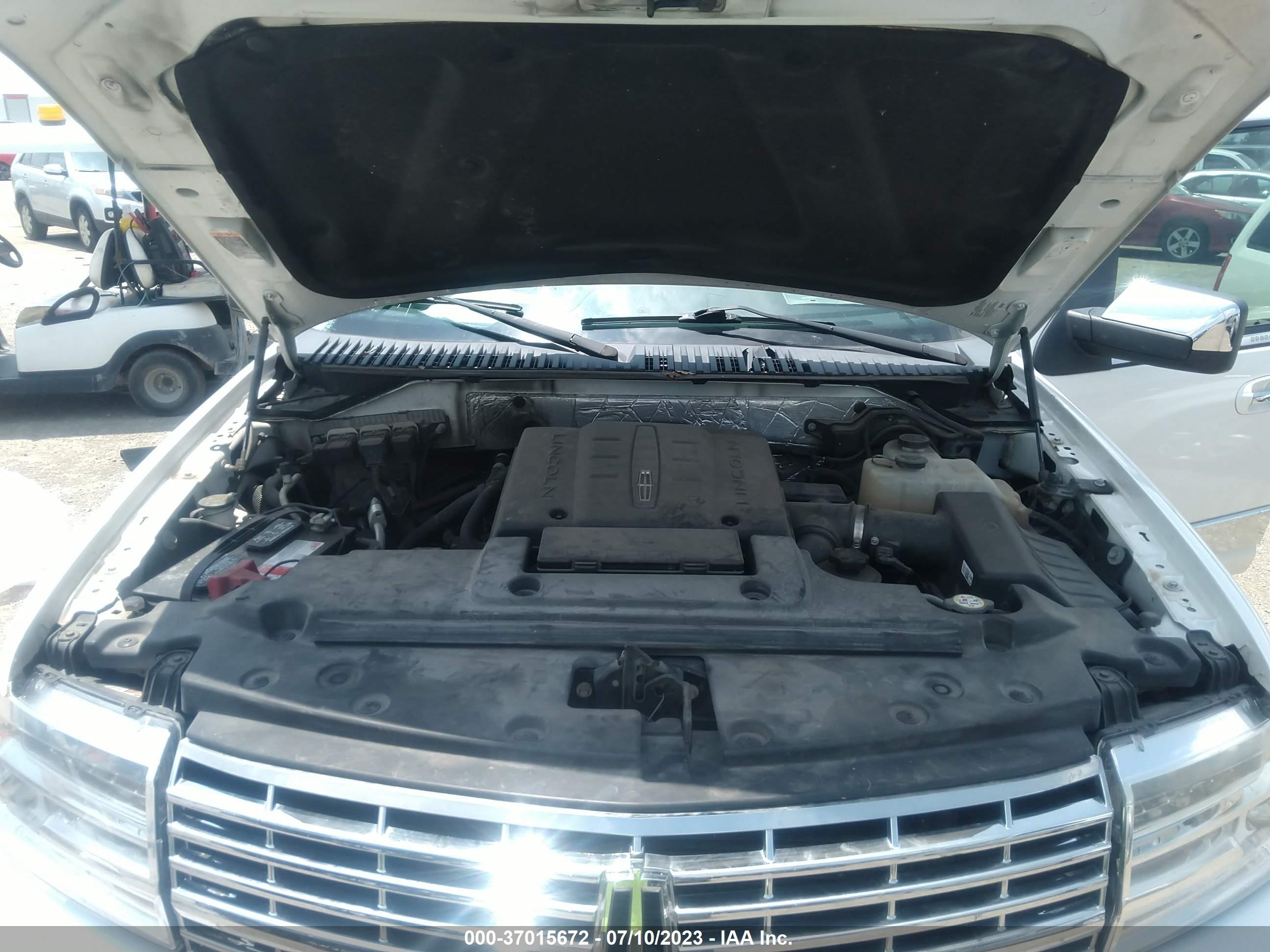 Photo 9 VIN: 5LMJJ2J56EEL08753 - LINCOLN NAVIGATOR 