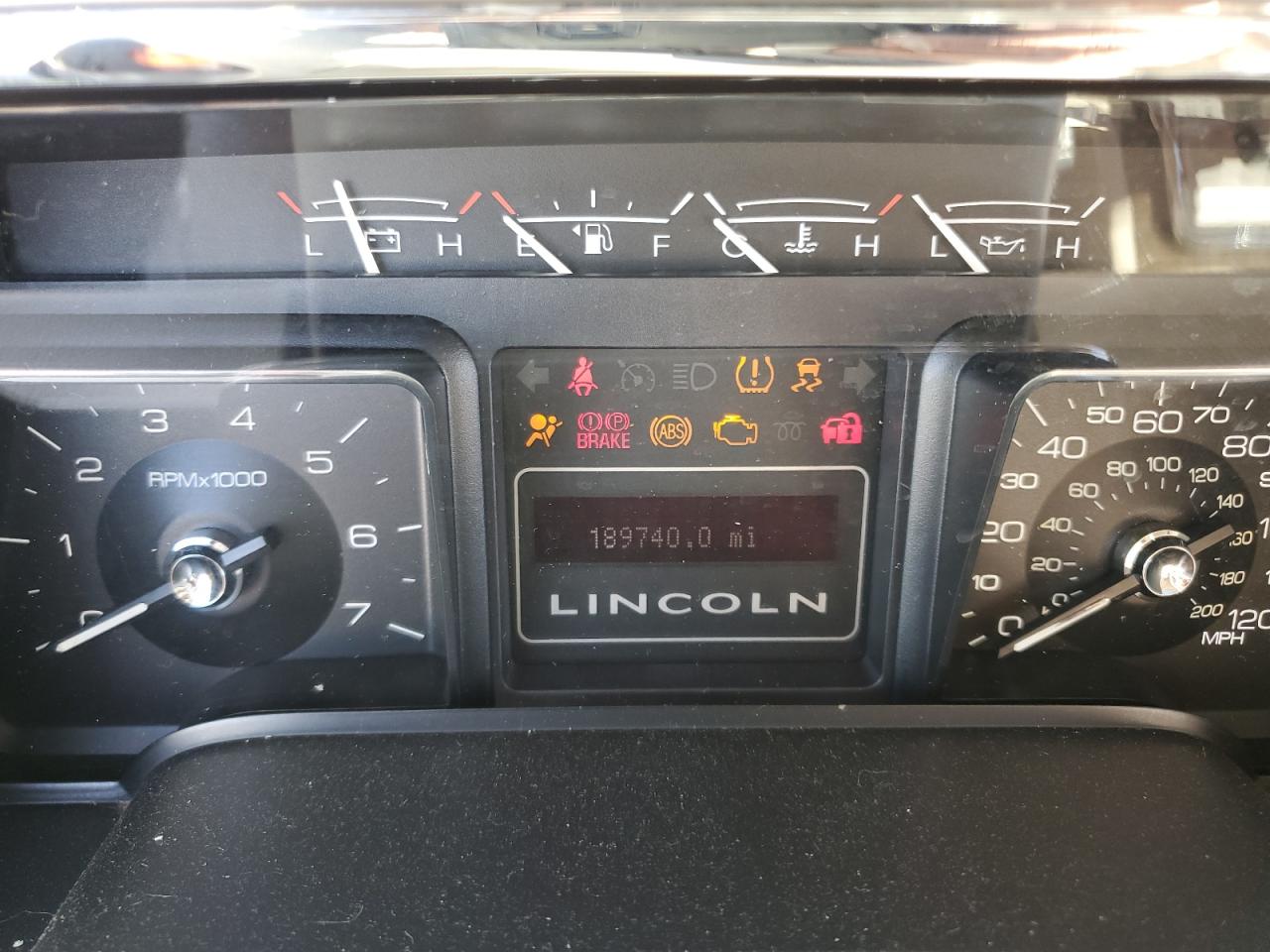 Photo 8 VIN: 5LMJJ2J57AEJ01248 - LINCOLN NAVIGATOR 